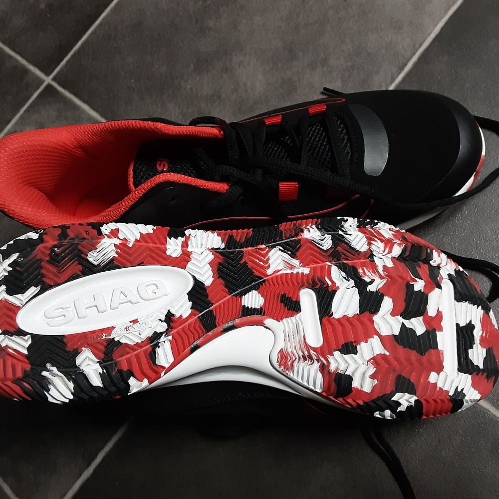 Big boys size 6 Shaq Althletic Shoes